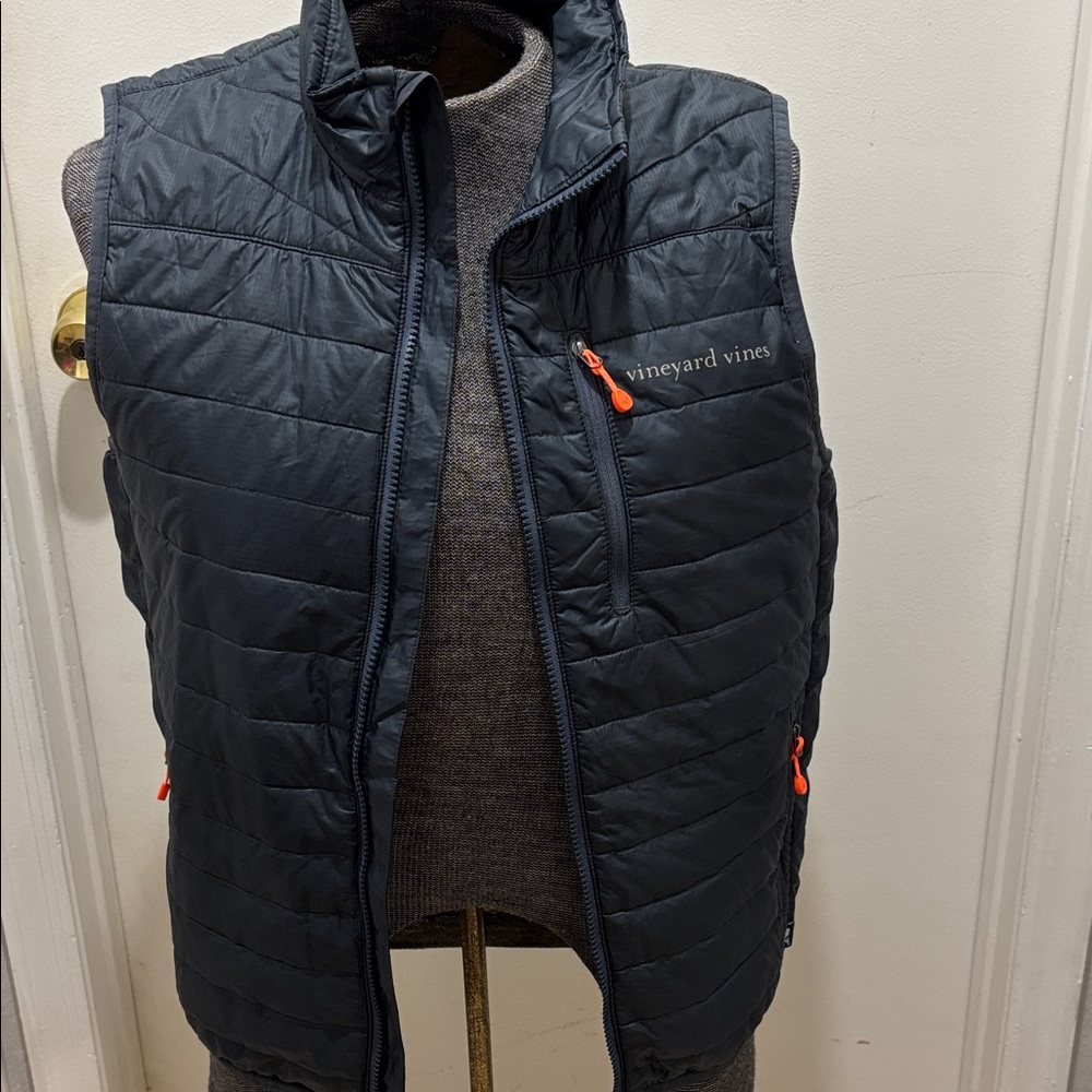 Vineyard VinesDark Blue Quilted Vest with Orange Accents